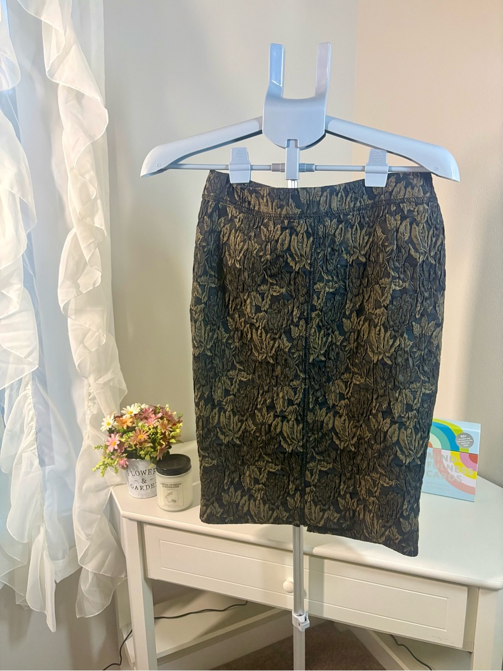 Women’s Black and Muted Gold/Bronze Brocade Pencil Skirt - Size 4